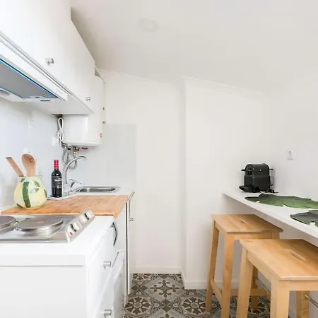 Casa Com Alma Portuguesa @ Bairro Alto Ii